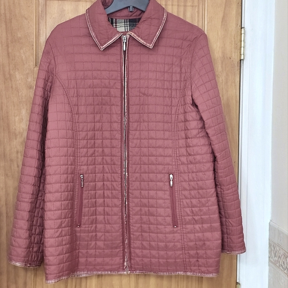 Liz Claiborne Women's Y2K  Red Quilted  Coat Jacket With Zippered Front, Size XL
